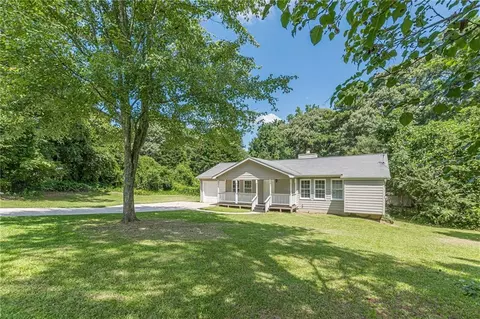 6226 Pine Ln, Douglasville, GA 30135