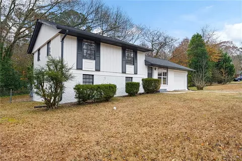 546 Roxbury Dr, Riverdale, GA 30274
