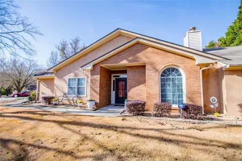 7169 Woodridge Ln, Union City, GA 30291