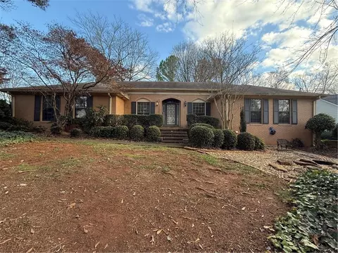 3688 Woodglen Ct SW, Lilburn, GA 30047