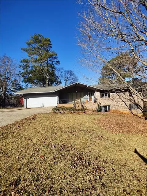 185 Don Rich Dr, Carrollton, GA 30117