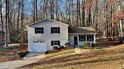 3743 Junior Ln, Douglasville, GA 30135