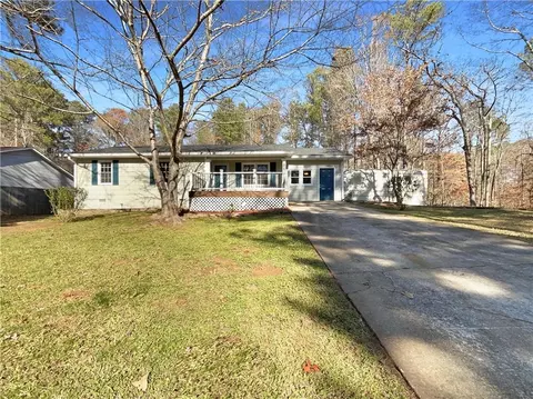 36 Acorn Trl, Bremen, GA 30110
