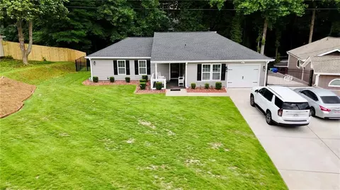 3907 Wabash Ln, Ellenwood, GA 30294