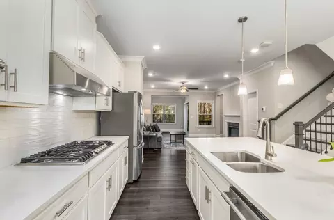 5101 Chesterfield Ln, Dunwoody, GA 30338