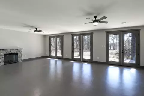 Living - 221 Dragonfly Cv, Toccoa, GA 30577 photo 2 of 2