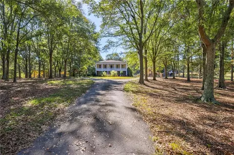1490 Lee Peters Rd, Loganville, GA 30052
