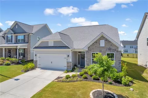 104 Sinclair Cir, Hoschton, GA 30548