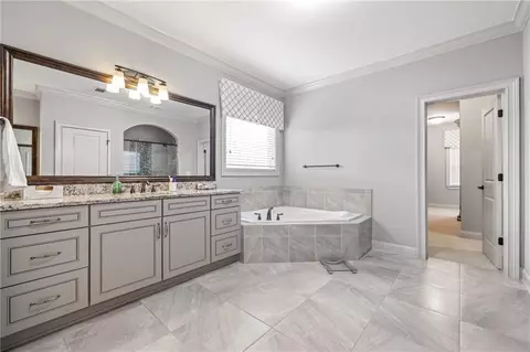 Bath - 5665 Bridleton Xing, Suwanee, GA 30024 photo 4 of 8