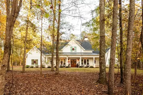 1024 Riverstone Dr, Social Circle, GA 30025