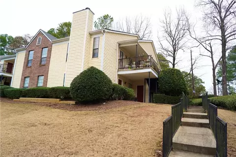 691 Windchase Ln, Stone Mountain, GA 30083