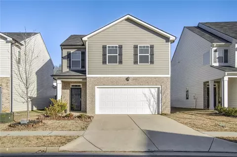35 Cherry Tree Bnd, Newnan, GA 30265