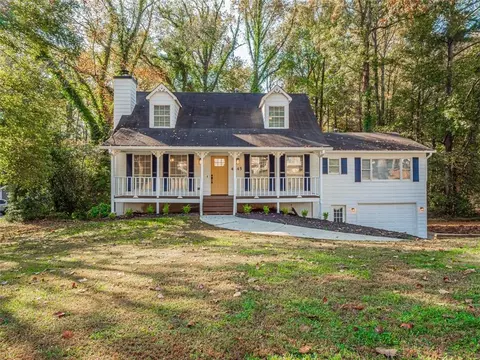 4245 Sterling Pointe Dr, Douglasville, GA 30135