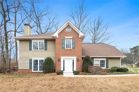 7011 Overlook Pt, Stone Mountain, GA 30087
