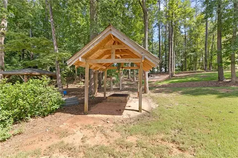 Exterior - 137 Pine Bluff Trl, Jackson, GA 30233 photo 9 of 16