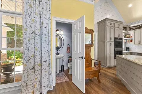 Entry Way - 137 Pine Bluff Trl, Jackson, GA 30233 photo 3 of 6