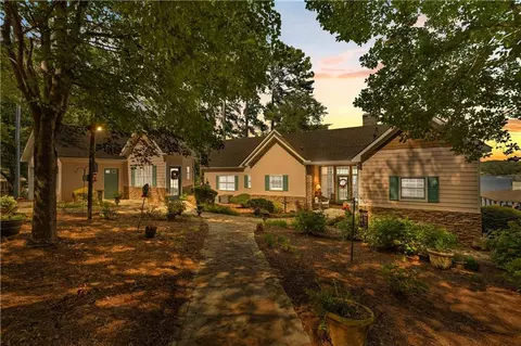 Exterior - 137 Pine Bluff Trl, Jackson, GA 30233 photo 16 of 16