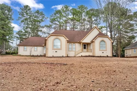 201 Pineywood Rd, Griffin, GA 30224