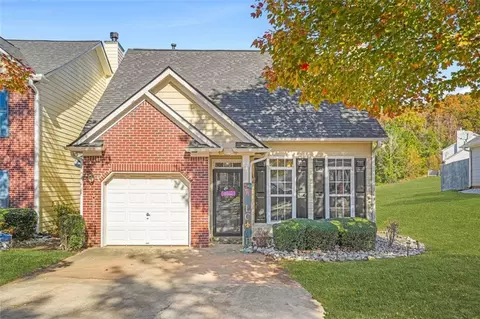 9569 Lakeview Cir, Union City, GA 30291