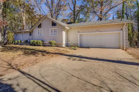522 Forest Hill Dr, Stockbridge, GA 30281