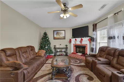 2001 Commonwealth Way, Grayson, GA 30017 photo 4