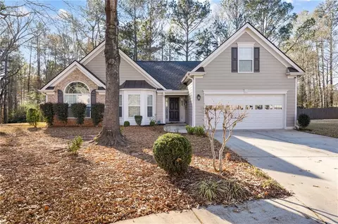 414 Black Fox Dr, Locust Grove, GA 30248