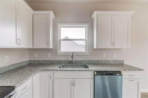 Kitchen - 1484 Daniel Rd, Demorest, GA 30535 photo 3 of 3
