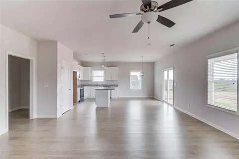 Living - 1484 Daniel Rd, Demorest, GA 30535 photo 3 of 7
