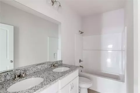 Bath - 1484 Daniel Rd, Demorest, GA 30535 photo 2 of 2