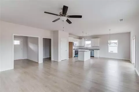 Living - 1484 Daniel Rd, Demorest, GA 30535 photo 5 of 7