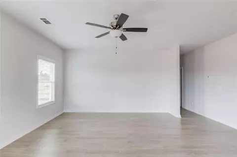 Living - 1484 Daniel Rd, Demorest, GA 30535 photo 6 of 7