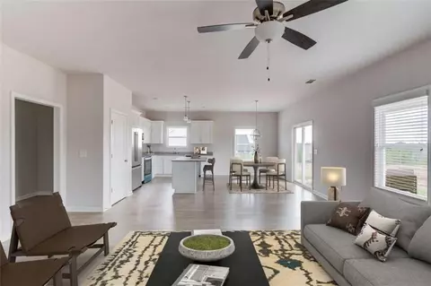 Living - 1484 Daniel Rd, Demorest, GA 30535 photo 4 of 7