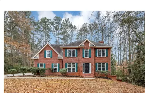 730 Pinehurst Dr, Fairburn, GA 30213