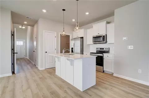 2212 Croghan Dr, Hampton, GA 30228 photo 6