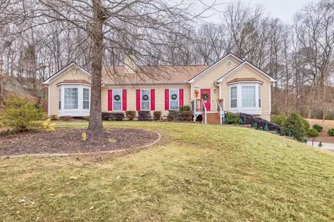 484 Coolsprings Trl, Woodstock, GA 30188