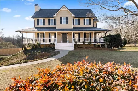 15 Crescent Dr SW, Cartersville, GA 30120