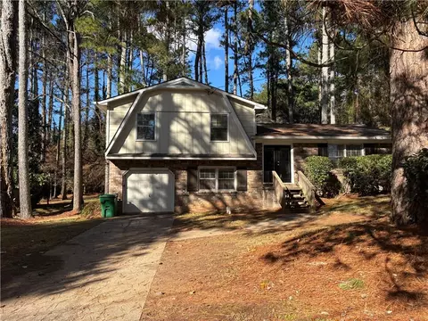 2534 Sharpsburg Ct, Decatur, GA 30034