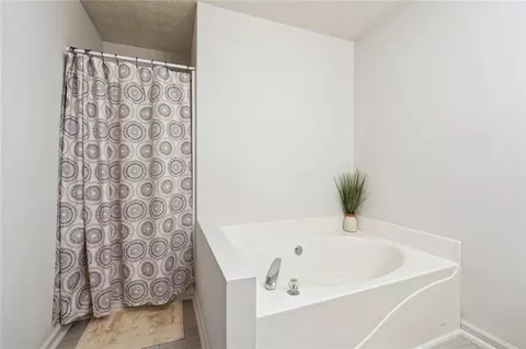 Bath - 5862 Homestead Cir, Rex, GA 30273 photo 4 of 4