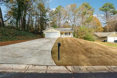 Exterior - 5862 Homestead Cir, Rex, GA 30273 photo 1 of 5