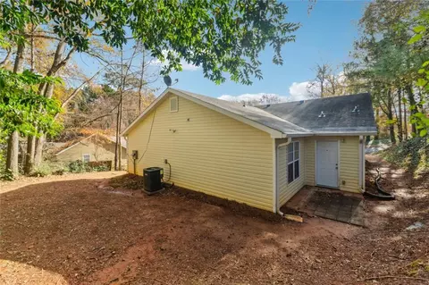 Exterior - 5862 Homestead Cir, Rex, GA 30273 photo 3 of 5