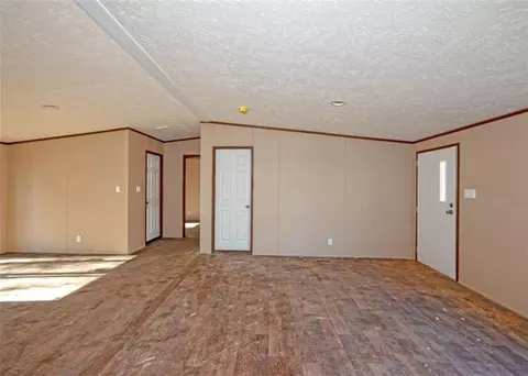 Living - 122 Howard Rd, Toccoa, GA 30577 photo 4 of 4