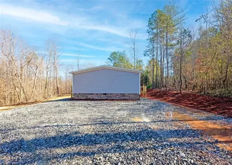 Exterior - 122 Howard Rd, Toccoa, GA 30577 photo 2 of 2