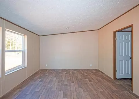 Living - 130 Howard Rd, Toccoa, GA 30577 photo 3 of 3
