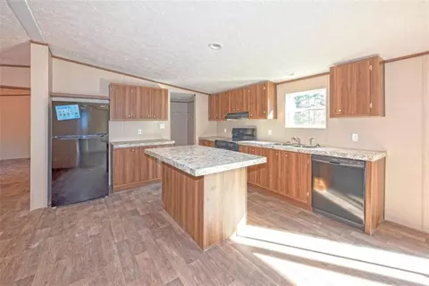 Kitchen - 130 Howard Rd, Toccoa, GA 30577 photo 1 of 1