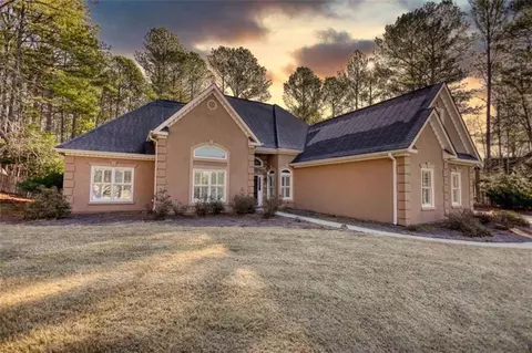 20 Jasmine Ln, Oxford, GA 30054