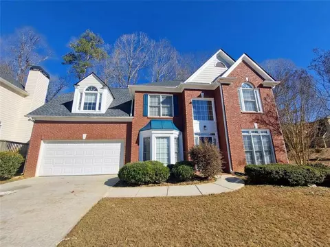 600 Shadow Oaks Dr, Stone Mountain, GA 30087