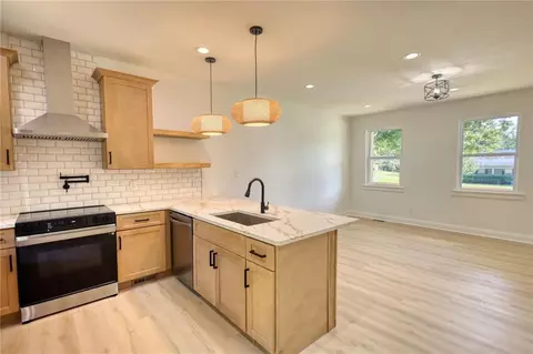 Living - 520 Mountainview Dr, Covington, GA 30016 photo 3 of 4