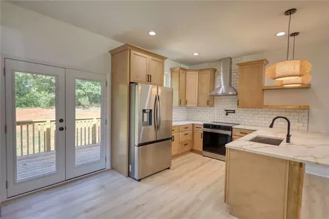 Kitchen - 520 Mountainview Dr, Covington, GA 30016 photo 5 of 6