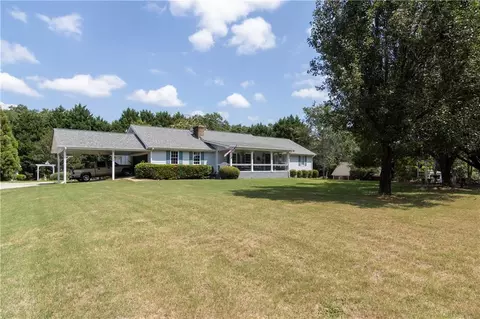 445 Hinton Rd, Social Circle, GA 30025