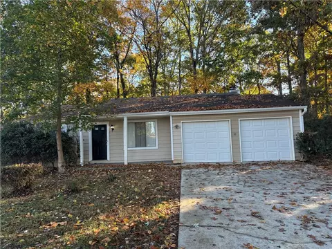 5464 Martins Crossing Rd, Stone Mountain, GA 30088